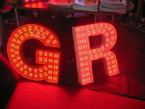 石门LED发光字有哪些优势？